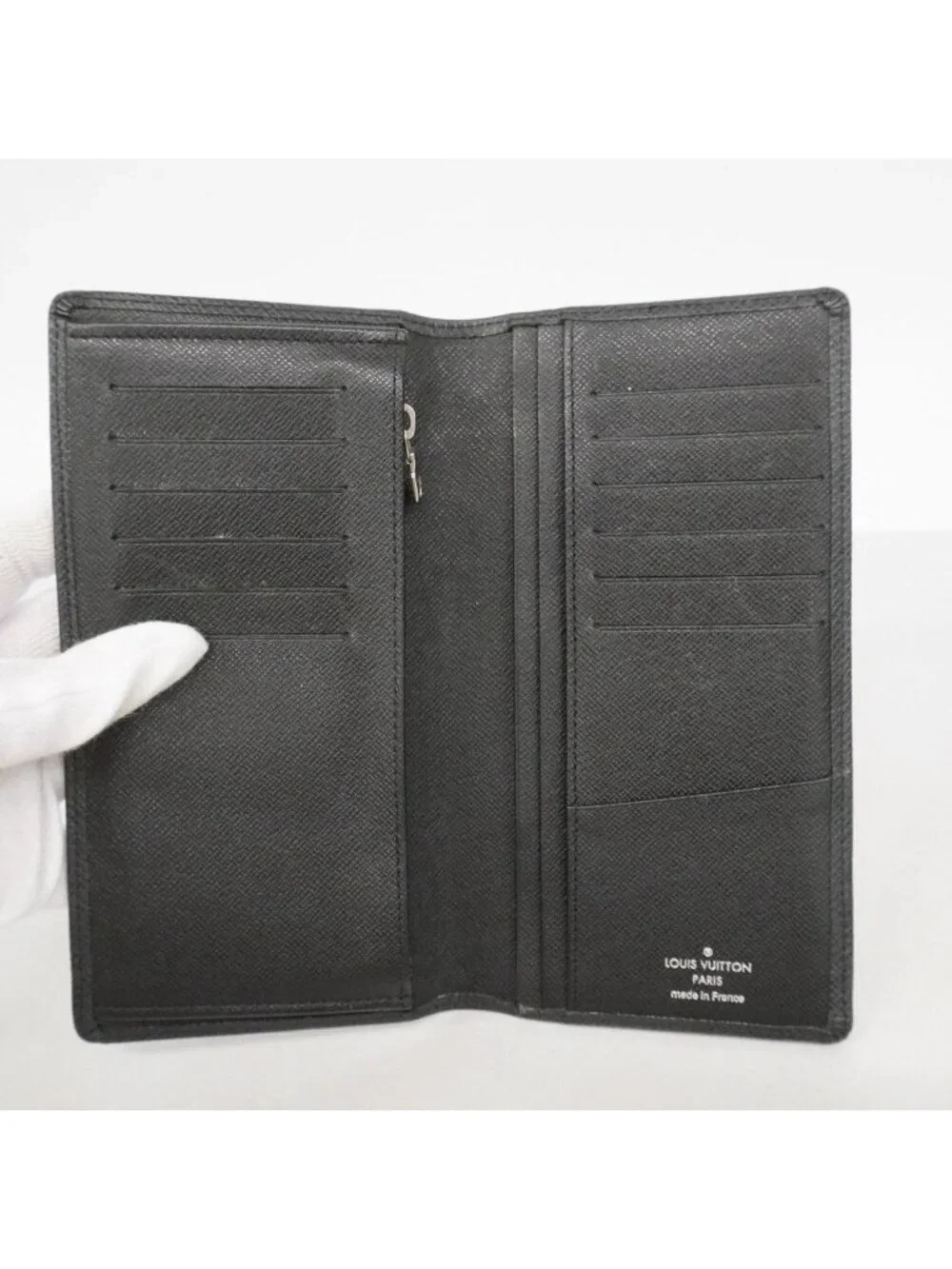 Louis Vuitton Wallet Taiga Portefeuille Brazza Ardoise